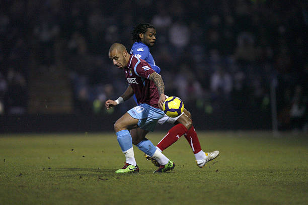 更因为他与 更因为他与