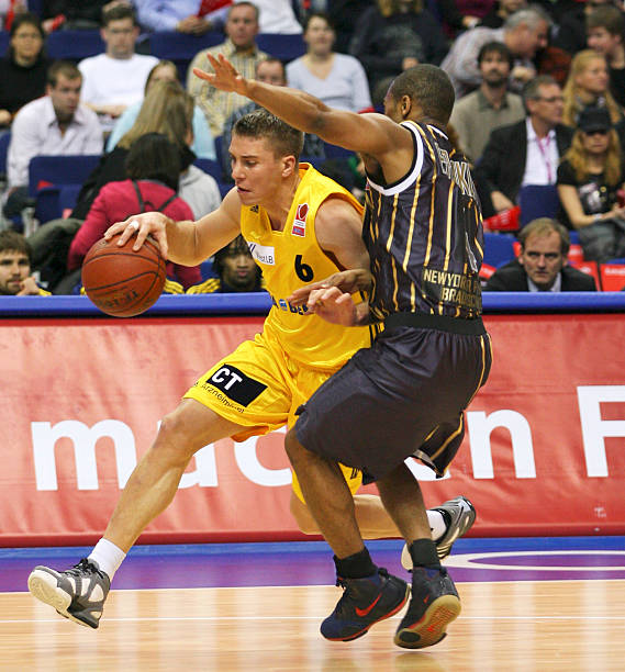 烈赛场中 烈赛场中